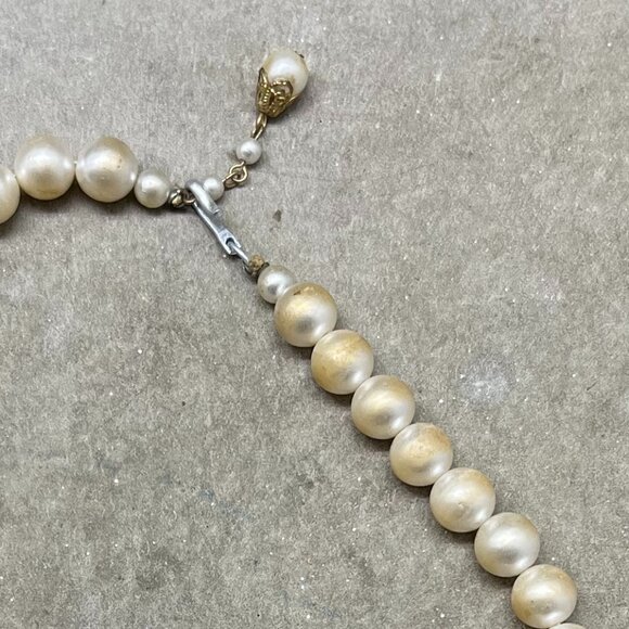 Vintage Strand of Faux Ivory Pearls with Hook Closure - Picture 4 of 5